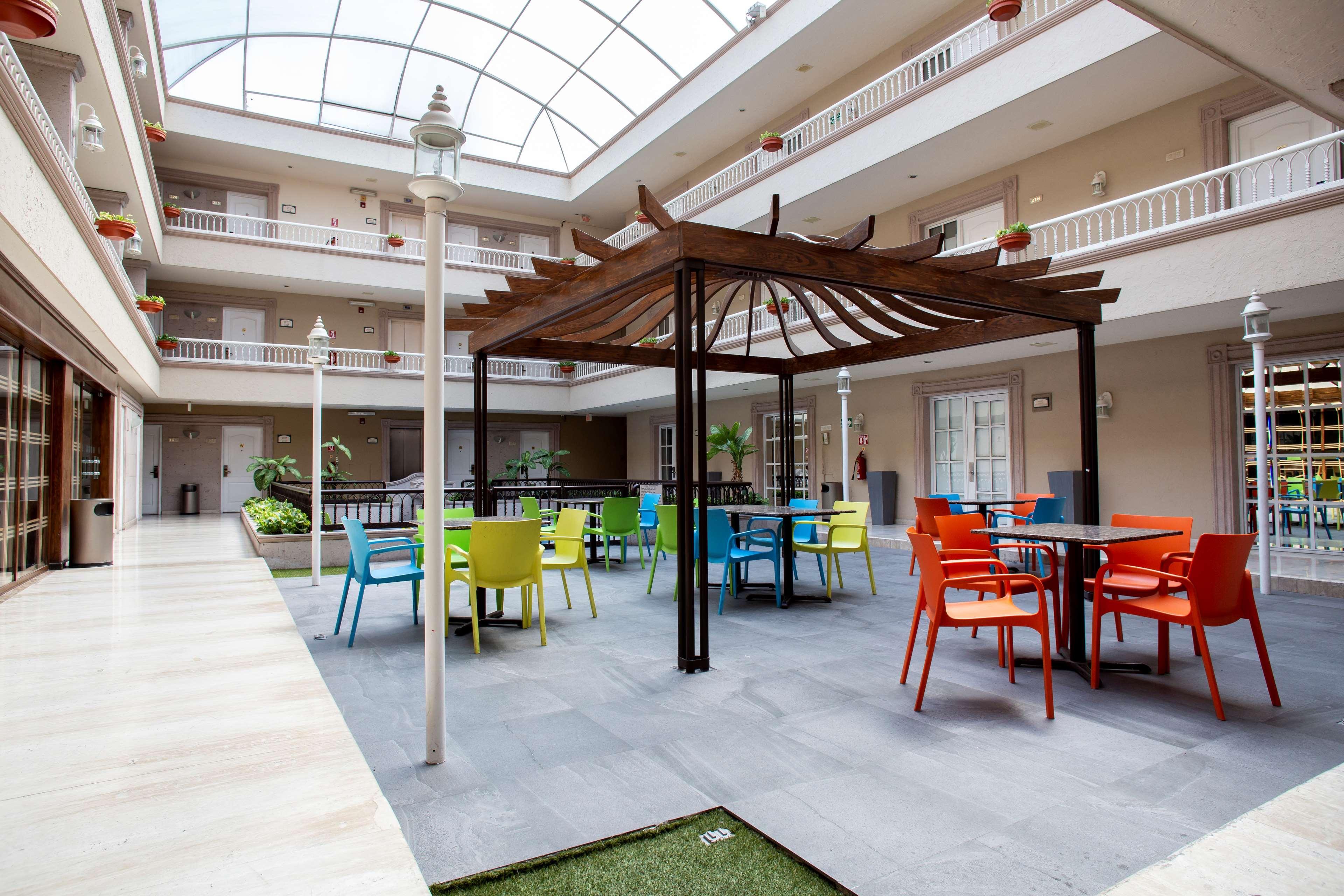 Best Western Plus Monterrey Colon Екстериор снимка