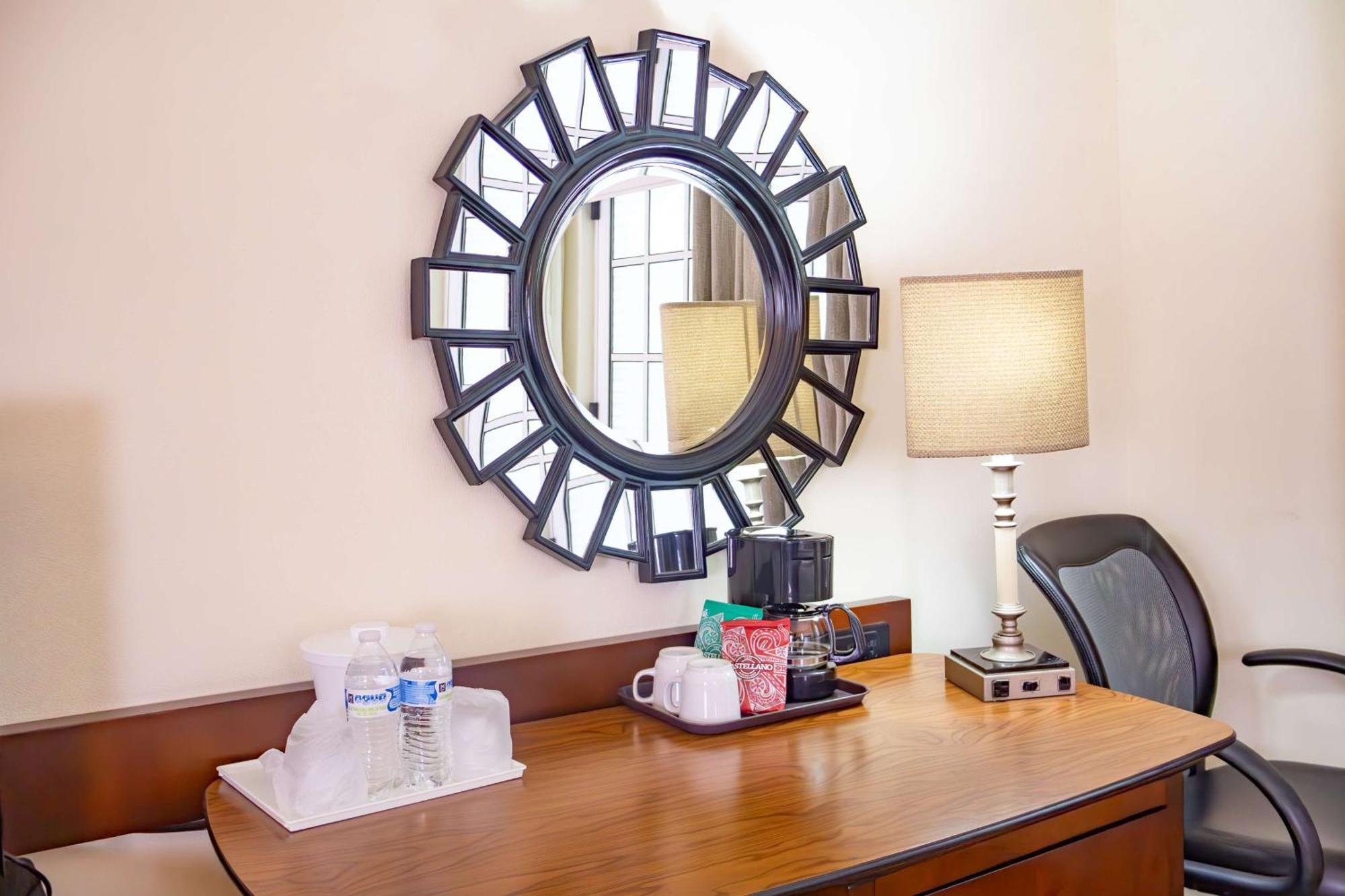 Best Western Plus Monterrey Colon Екстериор снимка
