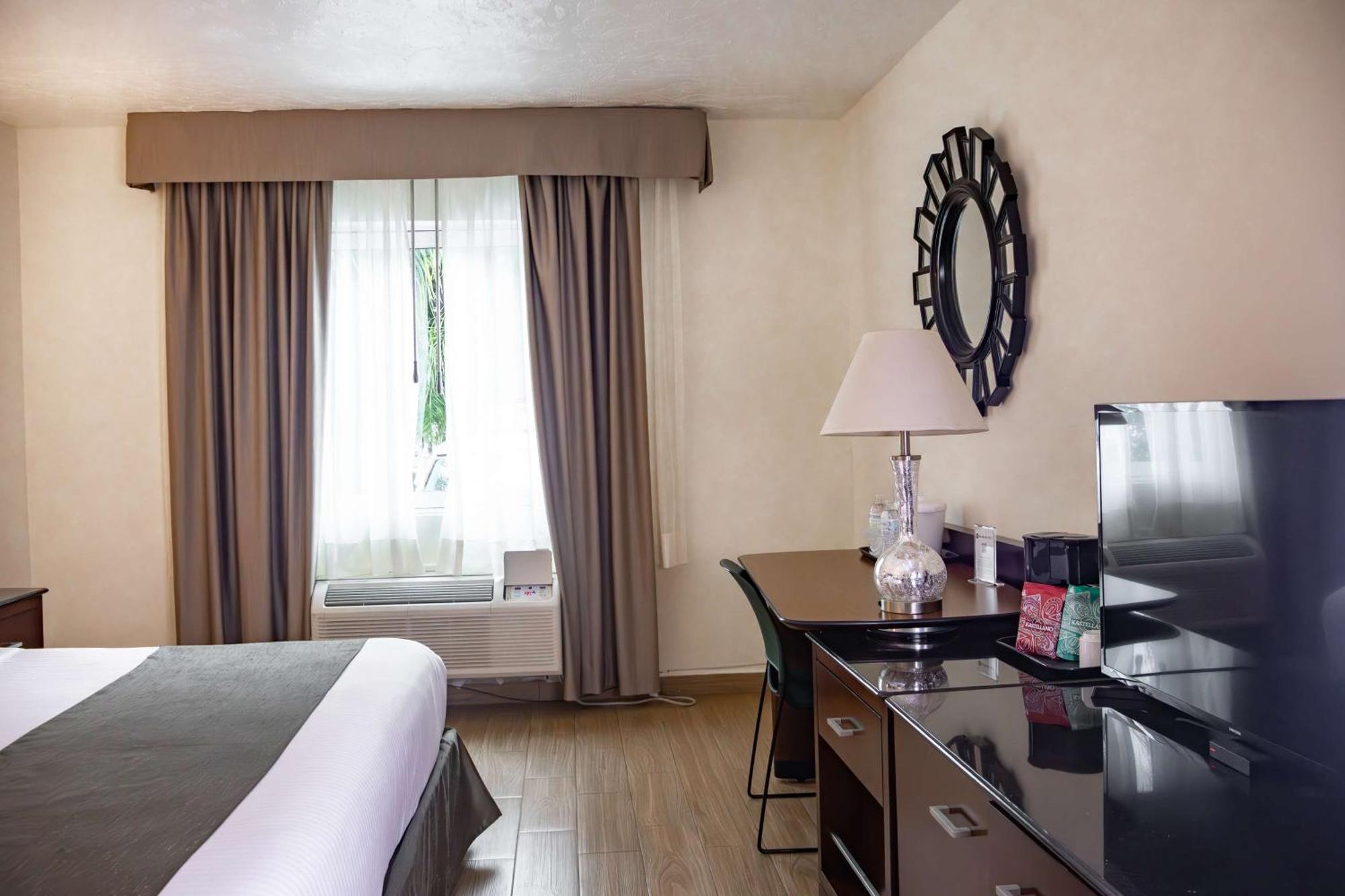Best Western Plus Monterrey Colon Екстериор снимка