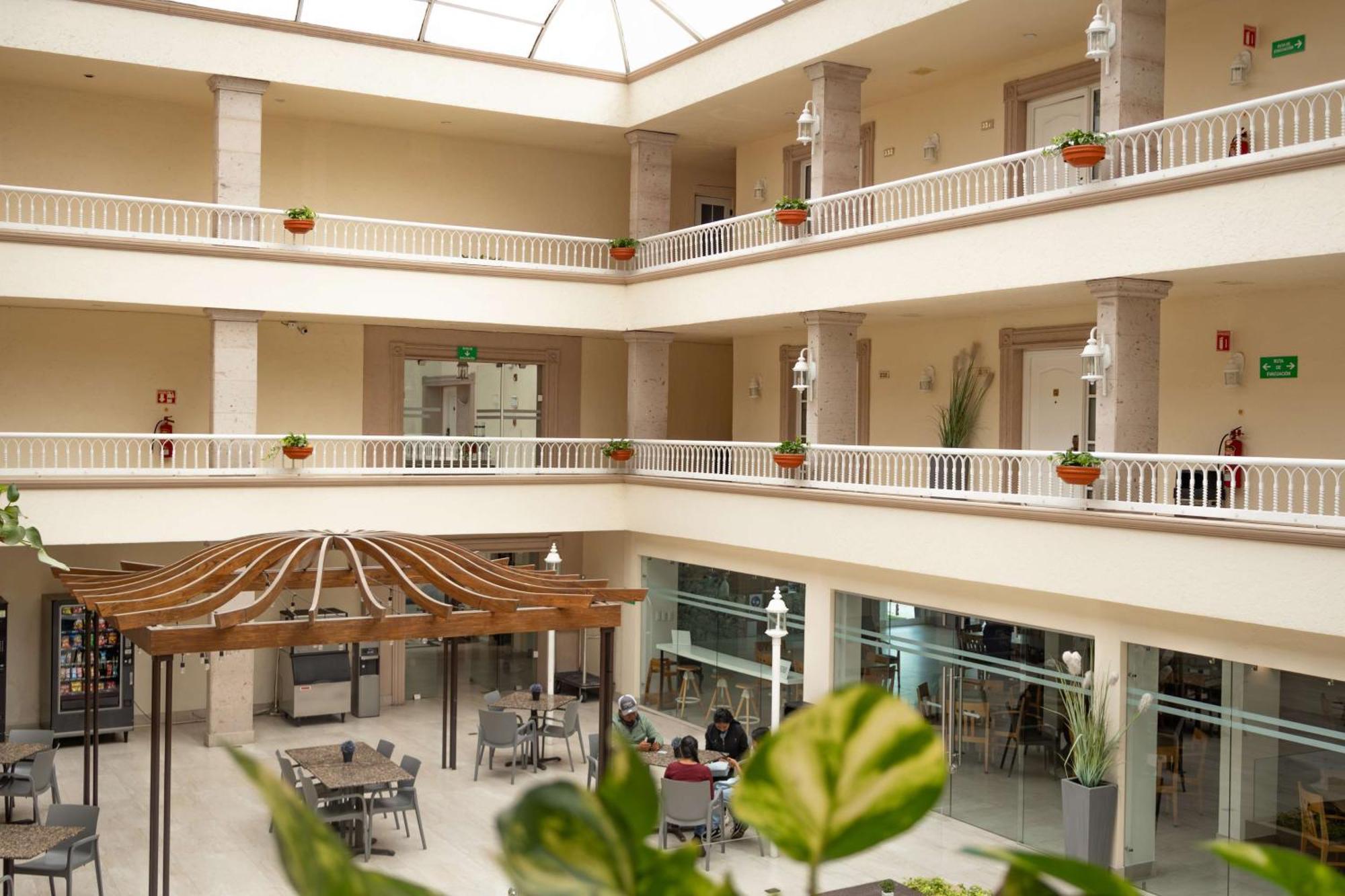 Best Western Plus Monterrey Colon Екстериор снимка